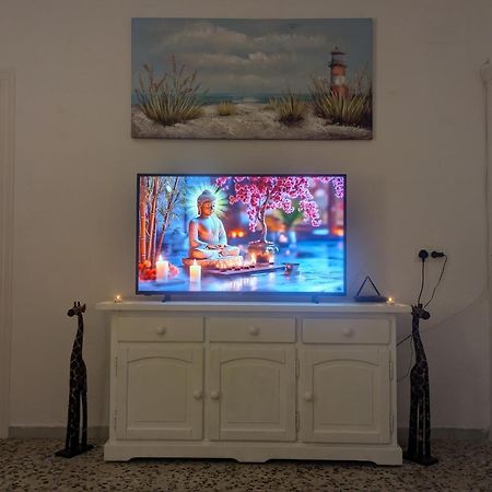 The Beach Hut With Lazy Spa آدرا المظهر الخارجي الصورة